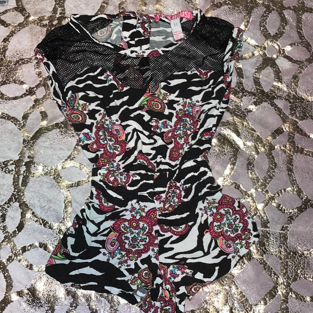Super cute 1 piece short jumper, opening in back 3 buttons at top